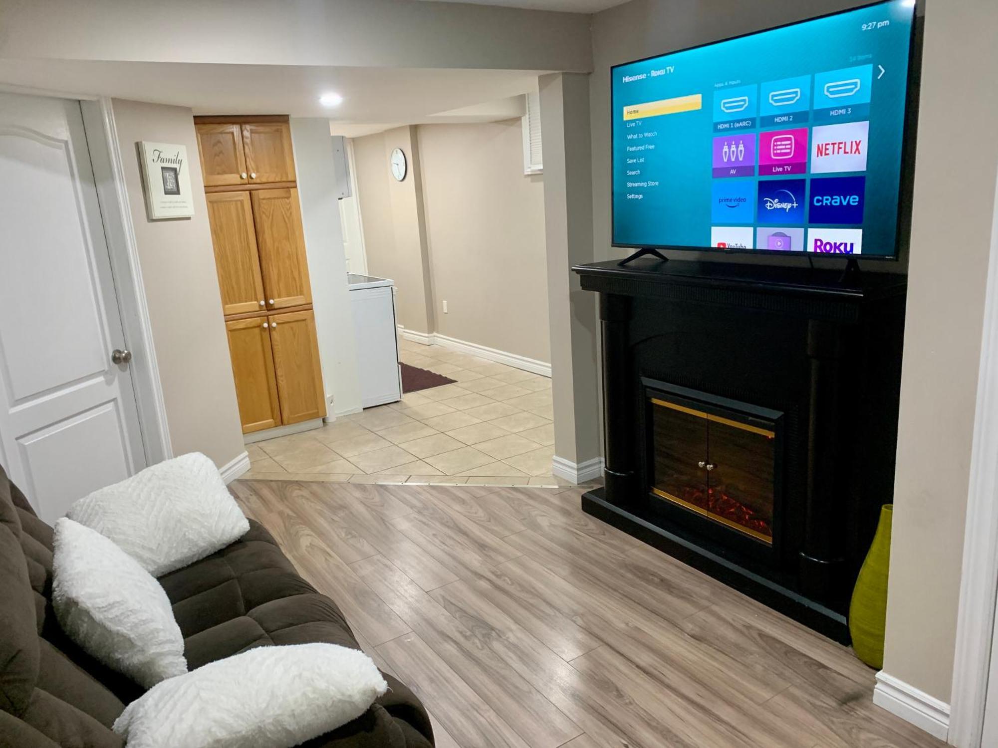 1 Room In A Cozy And Beautiful Basement Guelph Ngoại thất bức ảnh